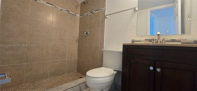 7320 NW 85th Ct 102, Tamarac, FL 33321