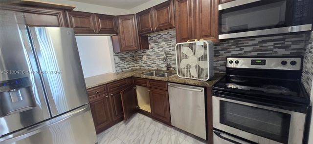 7320 NW 85th Ct 102, Tamarac, FL 33321