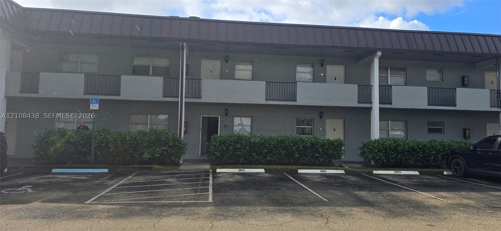 7320 NW 85th Ct 102, Tamarac, FL 33321
