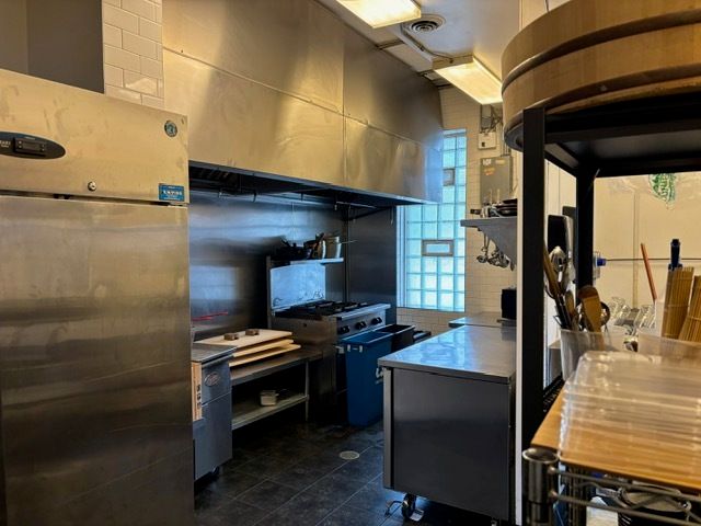 2759 W Augusta Boulevard, Chicago, IL 60622