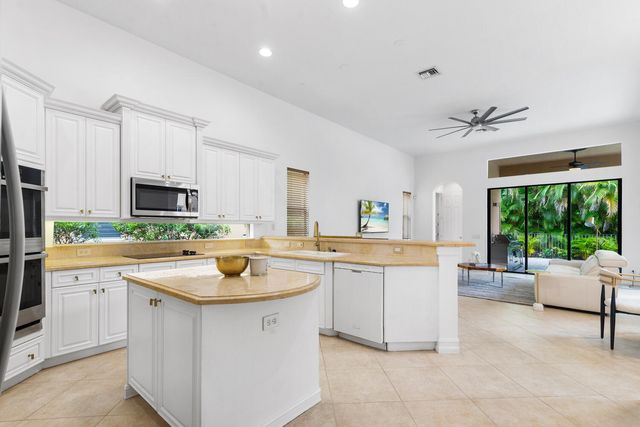 544 Edgebrook Lane, West Palm Beach, FL 33411