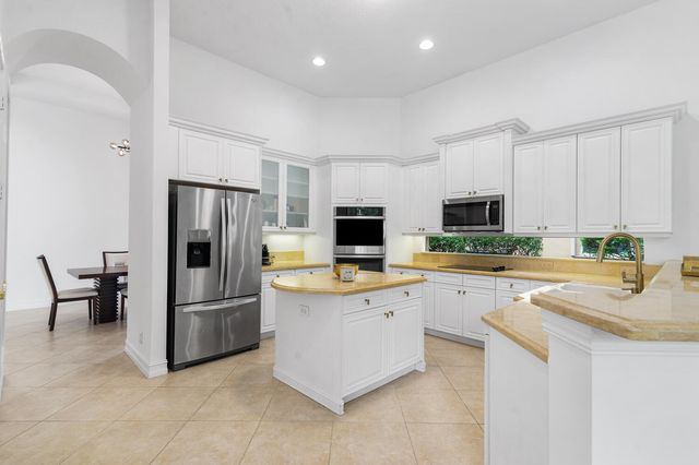 544 Edgebrook Lane, West Palm Beach, FL 33411