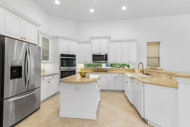 544 Edgebrook Lane, West Palm Beach, FL 33411