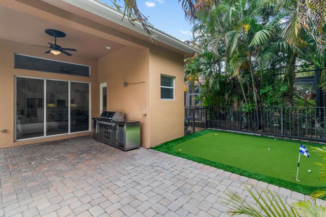 544 Edgebrook Lane, West Palm Beach, FL 33411