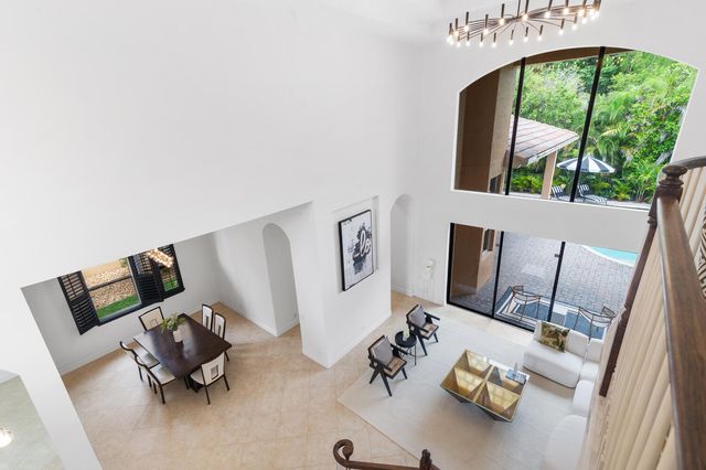 544 Edgebrook Lane, West Palm Beach, FL 33411