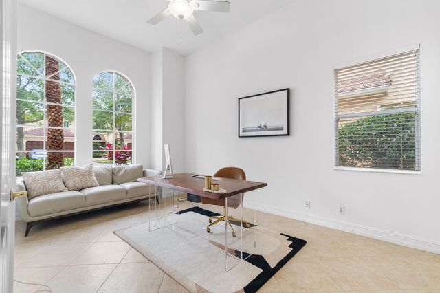 544 Edgebrook Lane, West Palm Beach, FL 33411