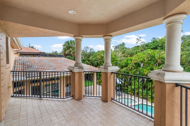 544 Edgebrook Lane, West Palm Beach, FL 33411