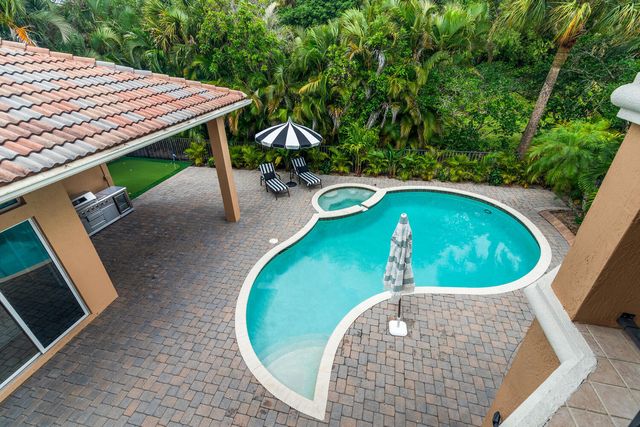544 Edgebrook Lane, West Palm Beach, FL 33411