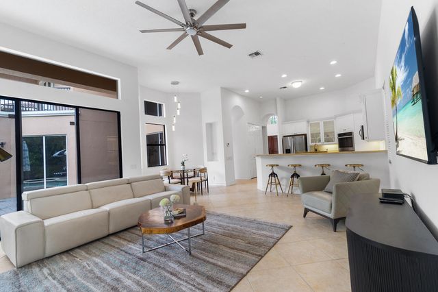 544 Edgebrook Lane, West Palm Beach, FL 33411