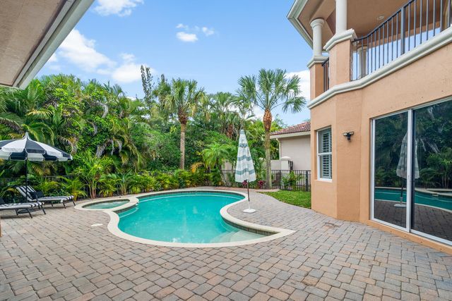 544 Edgebrook Lane, West Palm Beach, FL 33411