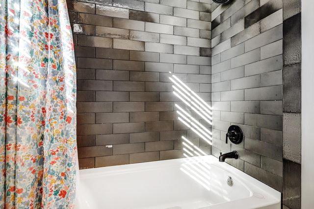 6616 Meadow Lake Place NW, Albuquerque, NM 87120