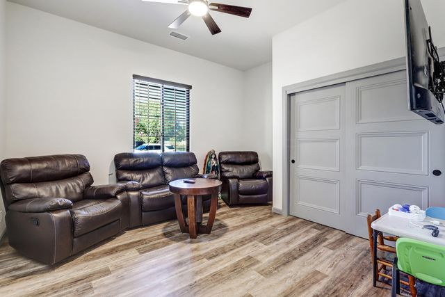 6616 Meadow Lake Place NW, Albuquerque, NM 87120