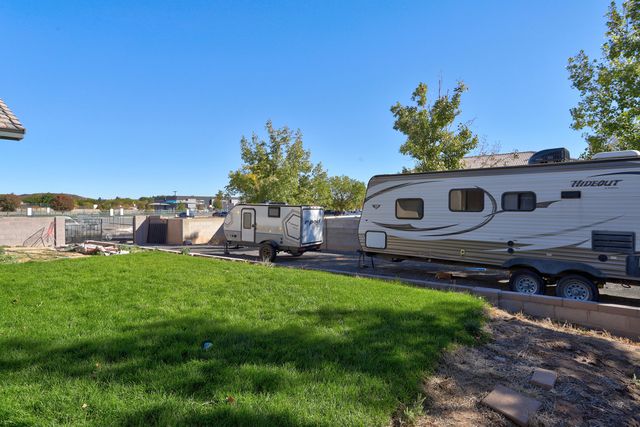 6616 Meadow Lake Place NW, Albuquerque, NM 87120