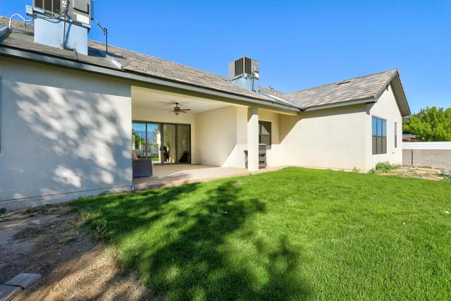 6616 Meadow Lake Place NW, Albuquerque, NM 87120