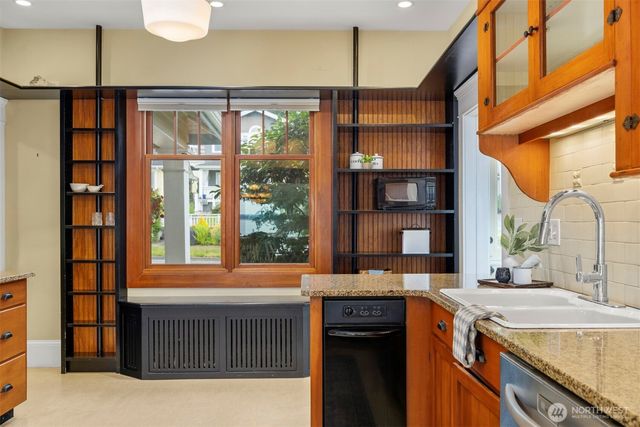 240 S Forest, Bellingham, WA 98225