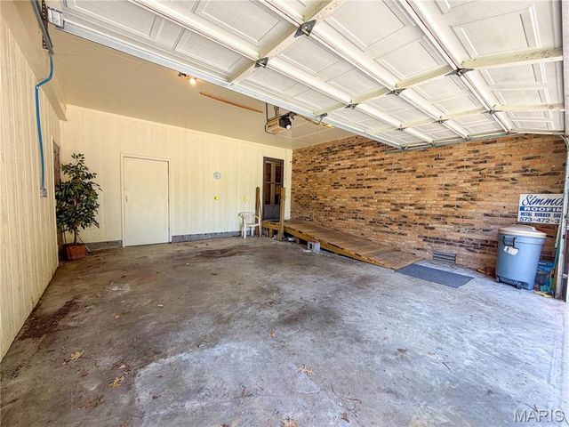 903 Glenn Drive, Sikeston, MO 63801