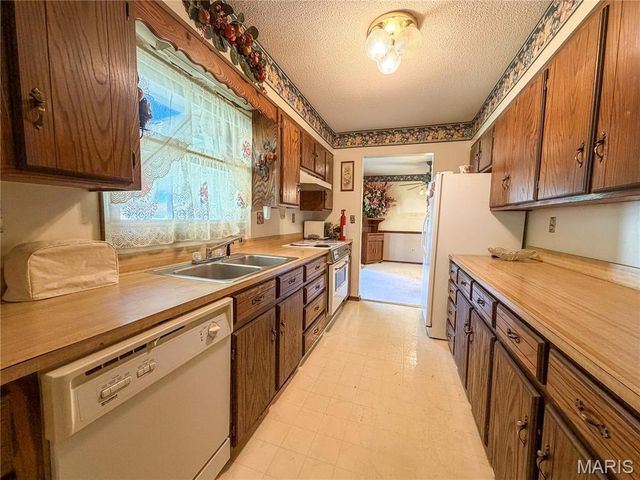 903 Glenn Drive, Sikeston, MO 63801