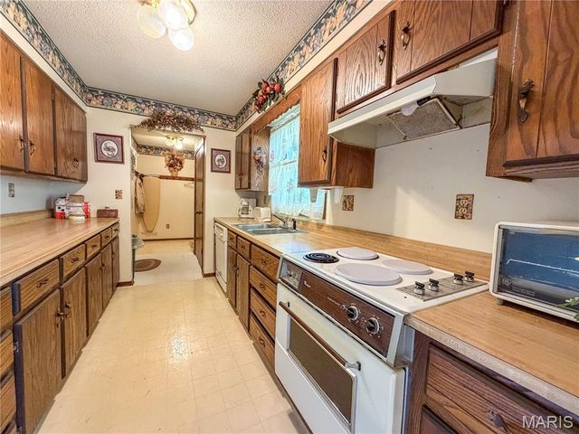 903 Glenn Drive, Sikeston, MO 63801