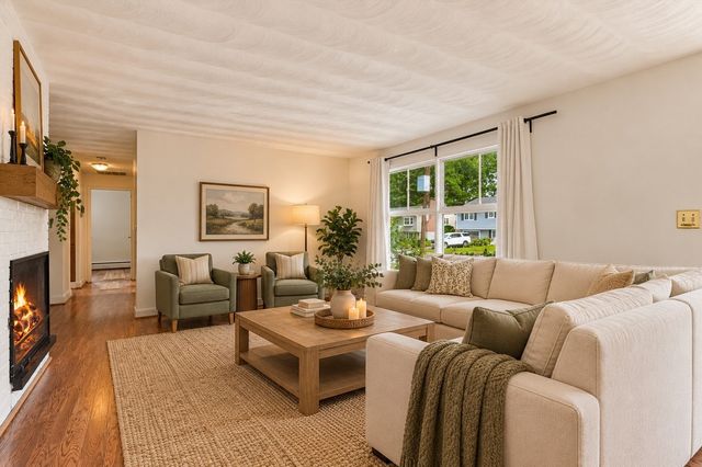 23 Prior Drive, Framingham, MA 01701