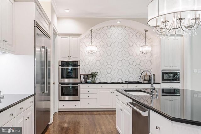 10109 HIGH HILL CT, Great Falls, VA 22066