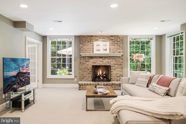 10109 HIGH HILL CT, Great Falls, VA 22066