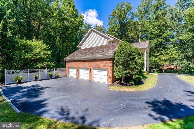 10109 HIGH HILL CT, Great Falls, VA 22066