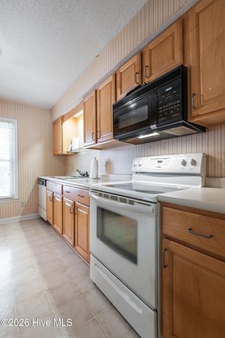 1871 Quail Ridge Road D, Greenville, NC 27858
