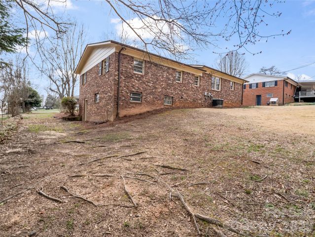 193 Oak Forest Drive, Forest City, NC 28043