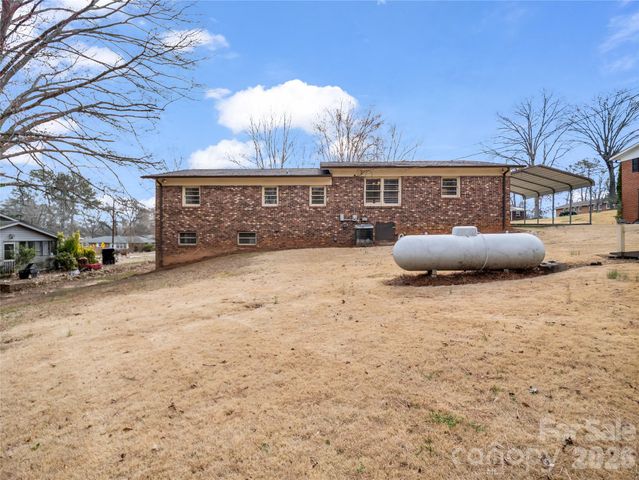 193 Oak Forest Drive, Forest City, NC 28043