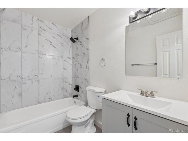 17406 E Temple Dr, Aurora, CO 80015