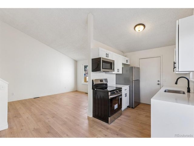 17406 E Temple Dr, Aurora, CO 80015