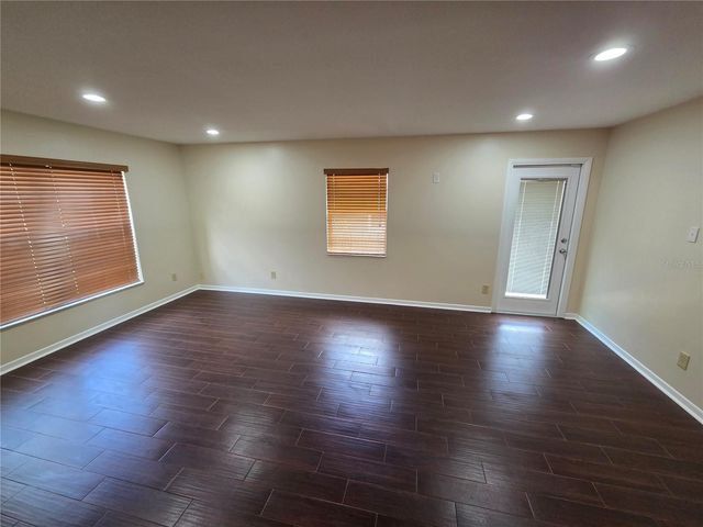 906 W BRADDOCK STREET, Tampa, FL 33603