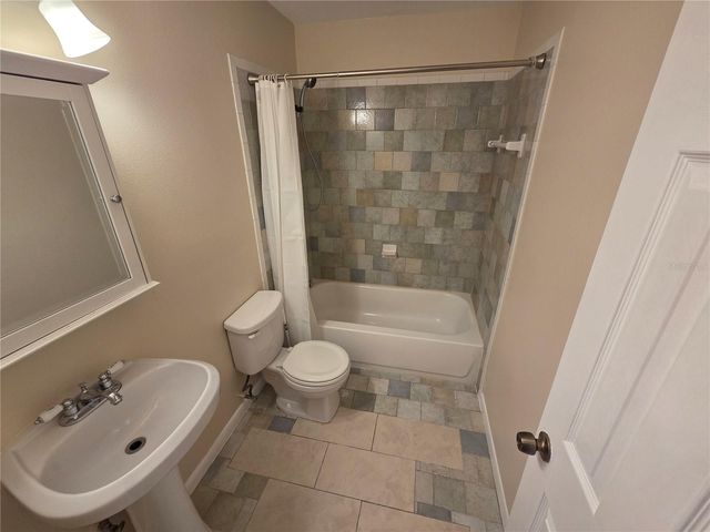 906 W BRADDOCK STREET, Tampa, FL 33603