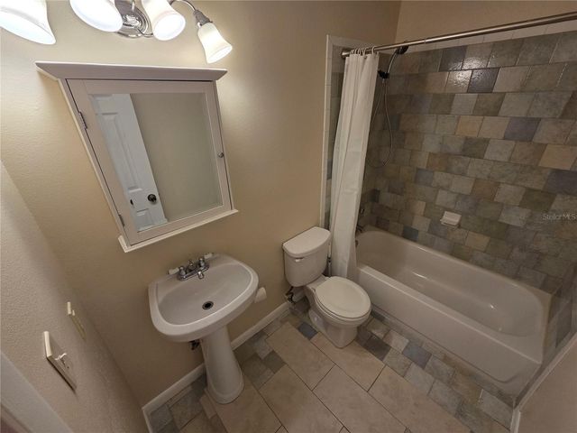 906 W BRADDOCK STREET, Tampa, FL 33603