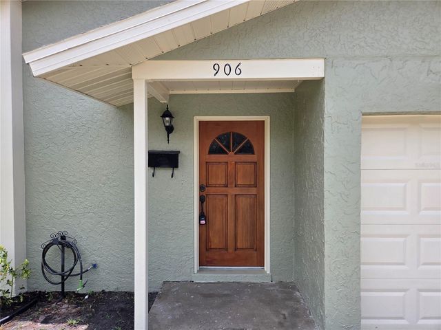 906 W BRADDOCK STREET, Tampa, FL 33603