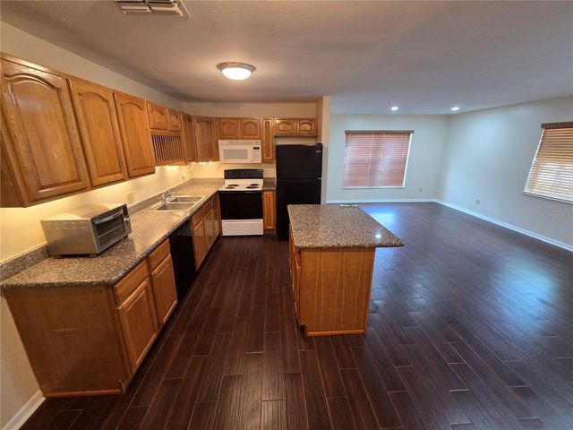 906 W BRADDOCK STREET, Tampa, FL 33603