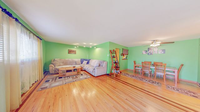 659 E Fullerton Avenue 209, Glendale Heights, IL 60139