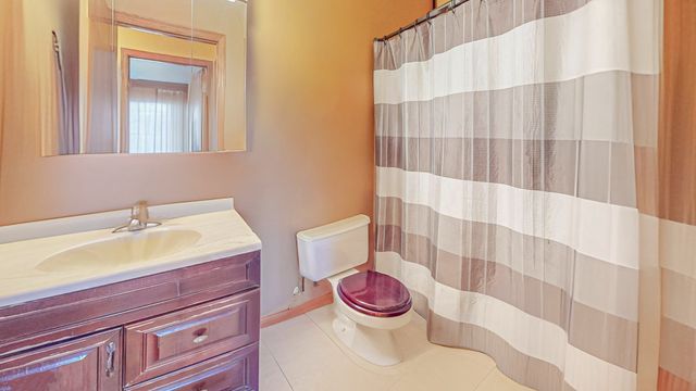 659 E Fullerton Avenue 209, Glendale Heights, IL 60139