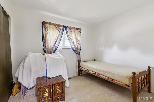 465 Falcon Drive, Florissant, MO 63031