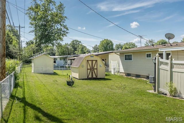 465 Falcon Drive, Florissant, MO 63031