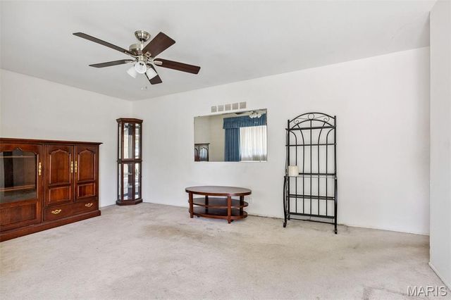 465 Falcon Drive, Florissant, MO 63031
