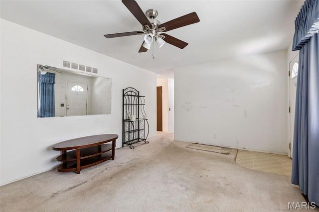 465 Falcon Drive, Florissant, MO 63031
