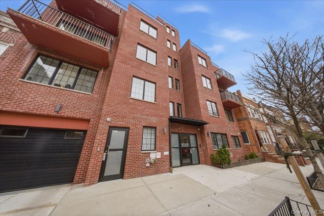 2574 34th Street 3A, Astoria, NY 11103