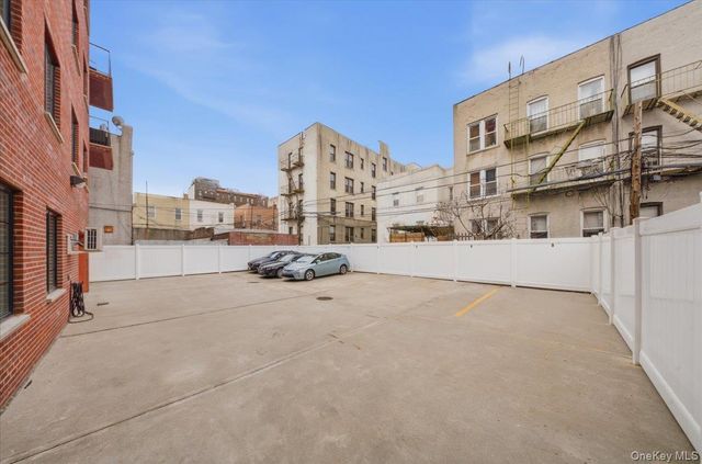 2574 34th Street 3A, Astoria, NY 11103