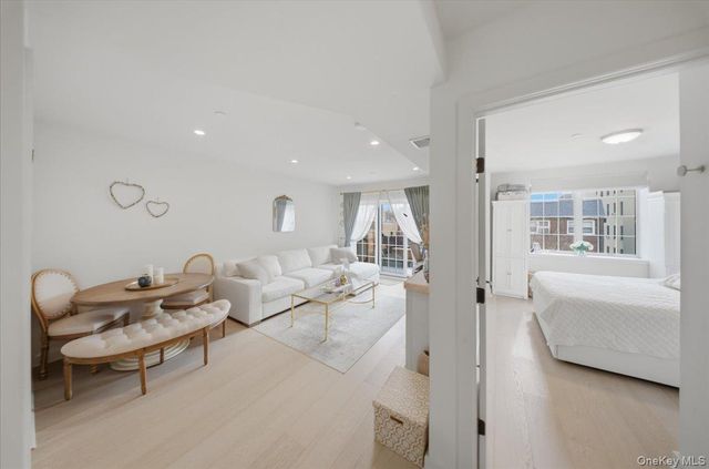 2574 34th Street 3A, Astoria, NY 11103