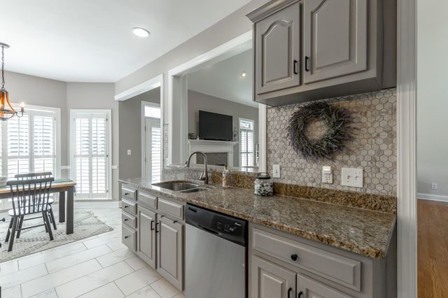 30 Clover Drive, Ringgold, GA 30736