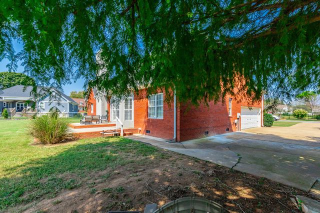 30 Clover Drive, Ringgold, GA 30736