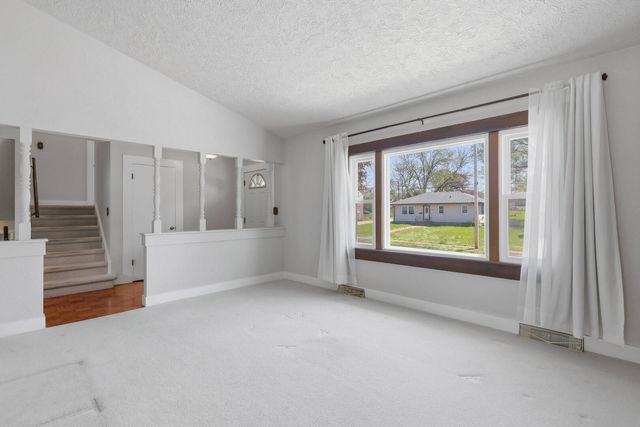 3822 Wilkes Avenue, Davenport, IA 52806