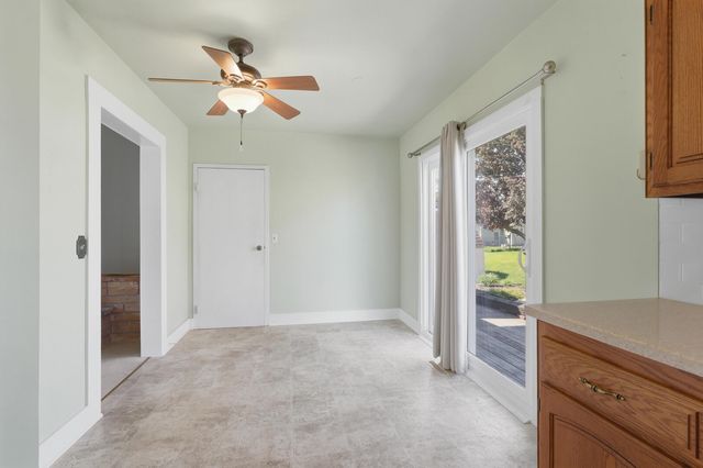 3822 Wilkes Avenue, Davenport, IA 52806