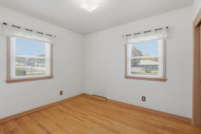 3822 Wilkes Avenue, Davenport, IA 52806
